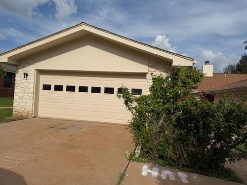 255A Braeburn Cir, Meadowlakes, TX, 78654 | Card Image