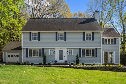 47 Indian Head Rd, Framingham, MA, 01701-7921 | Card Image