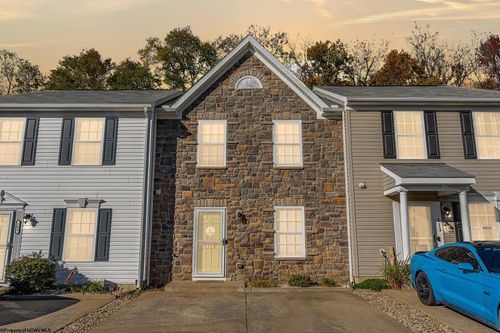 111 Park Place Dr, Morgantown, WV, 26508-4520 | Card Image