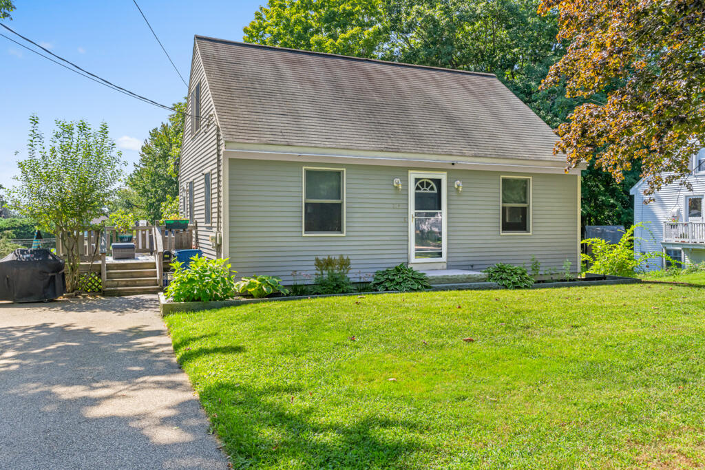 Summit St, Portland, ME 04103