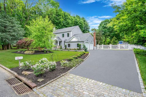3 Samuels Path, Miller Place, NY, 11764-1922 | Card Image