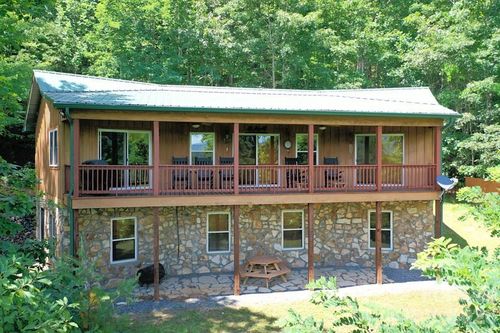 470 Bear Ridge Rd, Tuckasegee, NC, 28783-8864 | Card Image