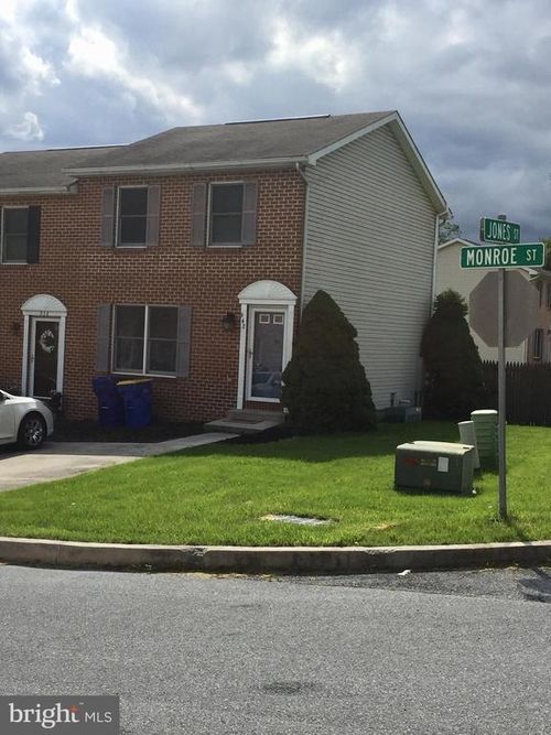 942 Monroe St, HARRISBURG, PA, 17113-1545 | Card Image
