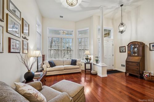 6 Ovation Pl, Eastport, NY, 11941-1614 | Card Image