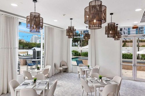 615-2670 E Sunrise Blvd, Fort Lauderdale, FL, 33304-3206 | Card Image