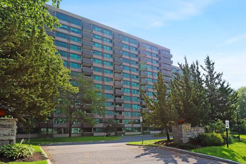 913-555 Brittany Dr, Ottawa, ON, K1K4C5 | Card Image