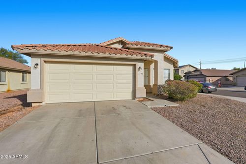 1520 E Bowker St, Phoenix, AZ, 85040-3264 | Card Image