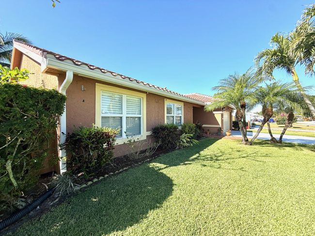 434 Se Doat St, House other with 3 bedrooms, 2 bathrooms and null parking in Port St. Lucie FL | Image 9