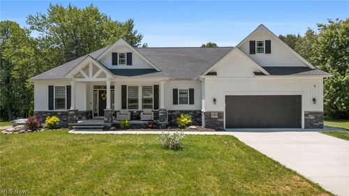 11580 Basswood Rd, Chardon, OH, 44024-8477 | Card Image