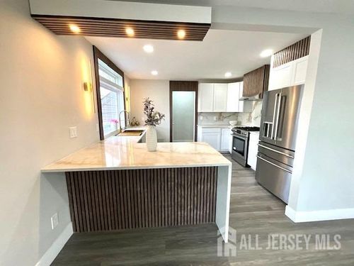 14 Lexington Ave, Carteret, NJ, 07008-2335 | Card Image