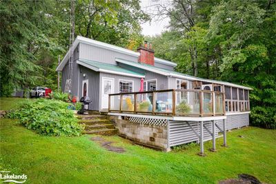 1029 Lakeshore Dr, House other with 3 bedrooms, 1 bathrooms and 6 parking in Gravenhurst ON | Image 1