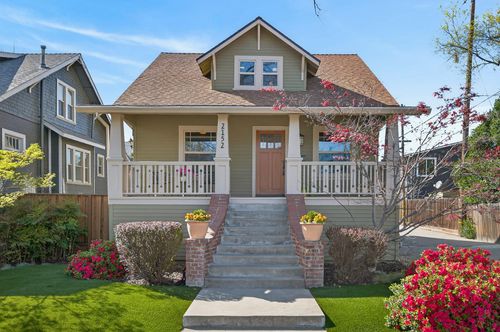 2152 34th Street, Sacramento, CA, 95817 | Card Image