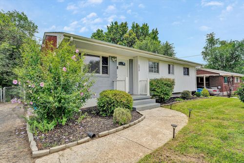 3820 Wilmont Ave Nw, Roanoke, VA, 24017-6512 | Card Image