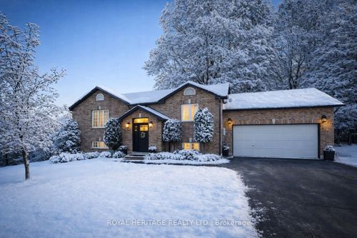 115 St Mary'S Crt, Grafton, ON, K0K2G0 | Card Image