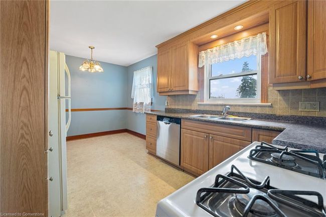 206 Johnston St, House other with 4 bedrooms, 2 bathrooms and 5 parking in Port Colborne ON | Image 11