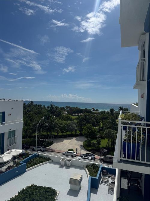 703-7600 Collins Ave, Miami Beach, FL, 33141-2938 | Card Image