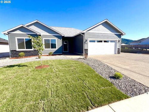 890 Durham Ave, Sutherlin, OR, 97479-9162 | Card Image