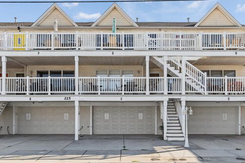c-225 E Davis Ave, Wildwood, NJ, 08260-4612 | Card Image