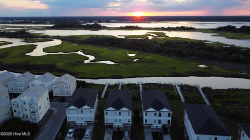 b-813 N New River Dr, Surf City, NC, 28445-6614 | Card Image