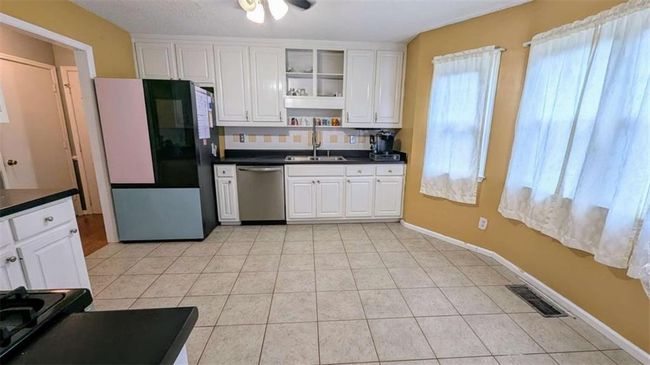 75 Maygold St, House other with 4 bedrooms, 3 bathrooms and 3 parking in McDonough GA | Image 7
