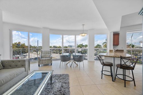 b203-7270 N Kendall Dr, Miami, FL, 33156-7827 | Card Image