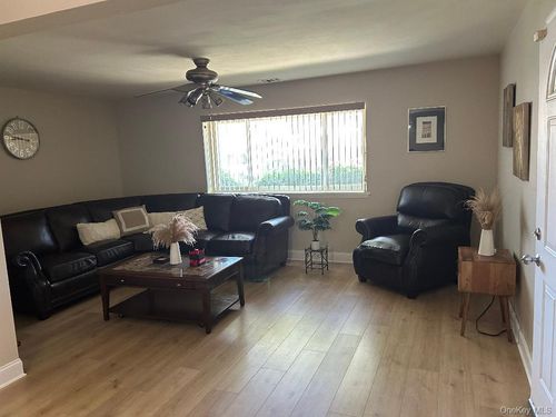 228 Feller Dr, Central Islip, NY, 11722-1214 | Card Image