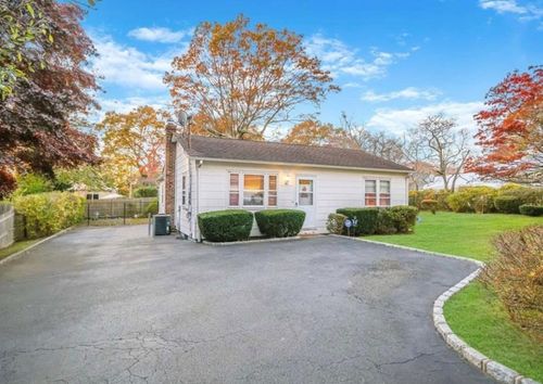 26 Beacon Dr, Sound Beach, NY, 11789-2017 | Card Image