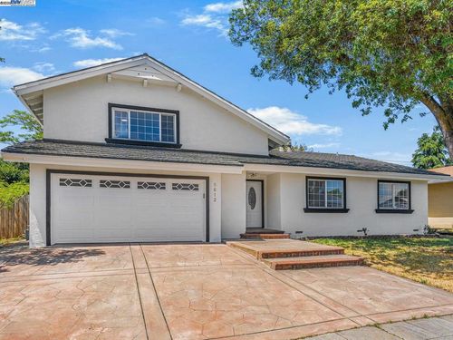 8612 Wicklow Ln, Dublin, CA, 94568-1148 | Card Image