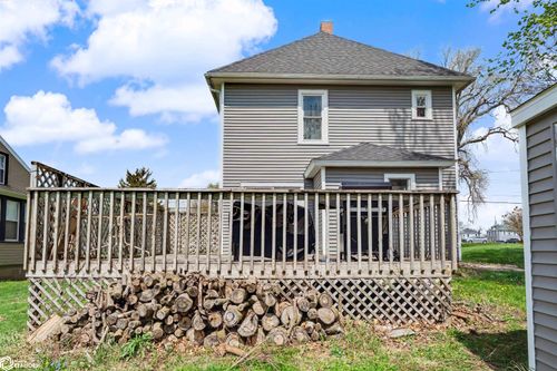 328 8th Avenue, Grinnell, IA, 50112 | Card Image