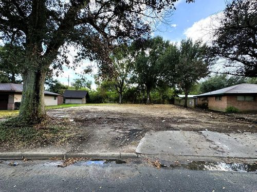 3849 Wentworth Ave, Port Arthur, TX, 77642-4133 | Card Image