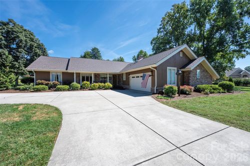 109 Holly Cir, Bermuda Run, NC, 27006-9594 | Card Image
