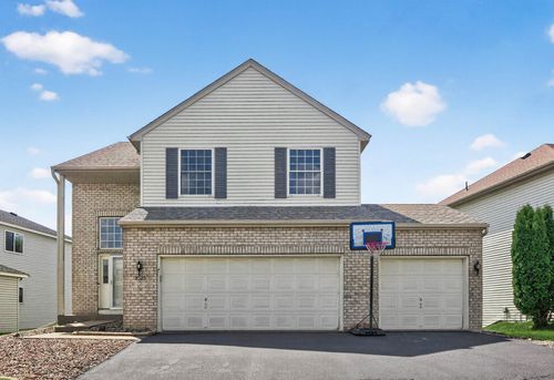 8525 Savanna Oaks Ln, Woodbury, MN, 55125-9611 | Card Image