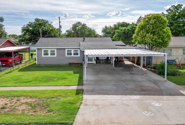 1511 Dallas St, House other with 3 bedrooms, 1 bathrooms and null parking in Plainview TX | Image 4