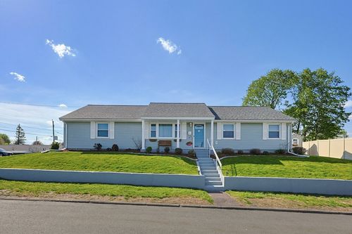 2 Theresa Rd, Stoneham, MA, 02180-1395 | Card Image