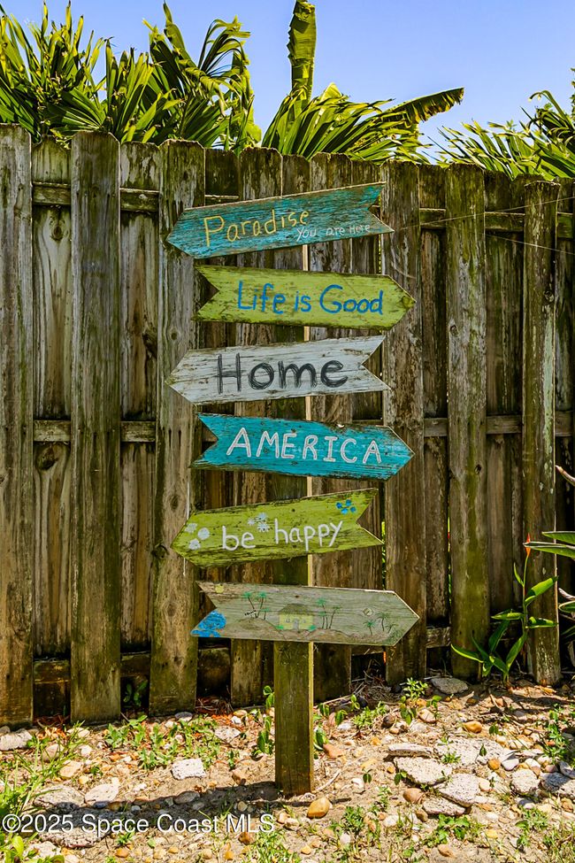 251 Avenida De La Vis, House other with 3 bedrooms, 1 bathrooms and null parking in Indialantic FL | Image 39