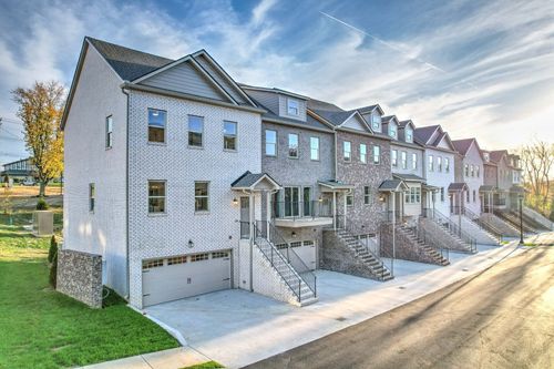 403-210 Charlotte Everly Cir, Hendersonville, TN, 37075-3272 | Card Image