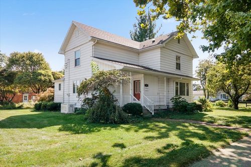 300 S Jackson Street, Flanagan, IL, 61740 | Card Image