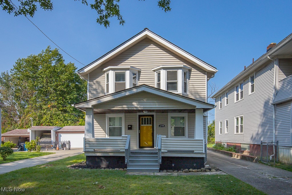 151st St, Cleveland, OH 44128