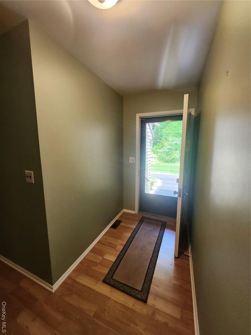 apt-b-108 Village Rd, Yorktown Heights, NY, 10598-1300 | Card Image