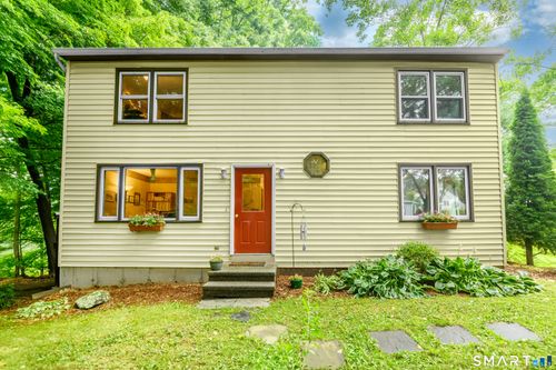 24 Yale Ave, Middlebury, CT, 06762-2712 | Card Image