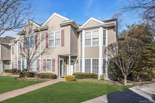 986 Madeira Blvd, Huntingtn Sta, NY, 11747-5287 | Card Image