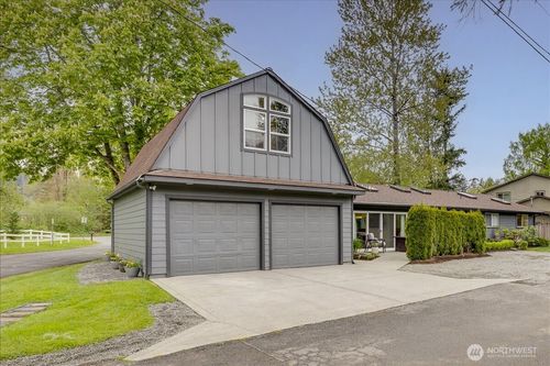1109 Lewis Ln Se, Issaquah, WA, 98027-4706 | Card Image