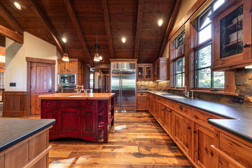 2326 Overlook Pl, Truckee, CA, 96161-4216 | Card Image
