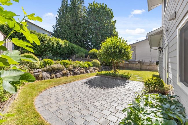 1605 Hemlock Pl, House other with 3 bedrooms, 3 bathrooms and 6 parking in Port Moody BC | Image 30