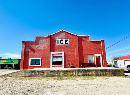 402 S Main St, Cross Plains, TX, 76443-2574 | Card Image