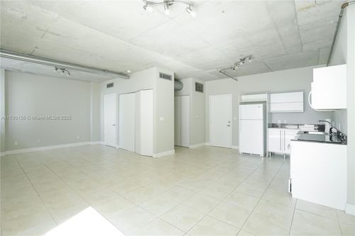apt-2032-690 Sw 1st Ct, Miami, FL, 33130-2925 | Card Image