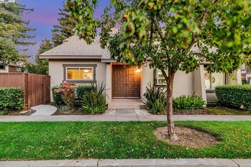 36004 Vallee Ter, Fremont, CA, 94536-1664 | Card Image