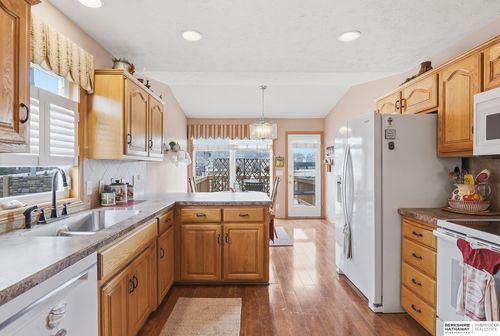 15512 Parker St, Omaha, NE, 68154-1098 | Card Image