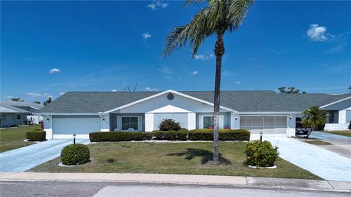 322 Club Manor Dr, SUN CITY CENTER, FL, 33573-5847 | Card Image