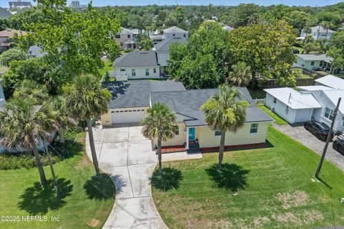536 14th Ave N, Jacksonville Beach, FL, 32250-4709 | Card Image